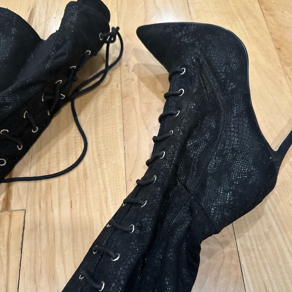 GUESS Sexy Lace up over the knee faux snake shiny suede boots - Picture 8 of 9